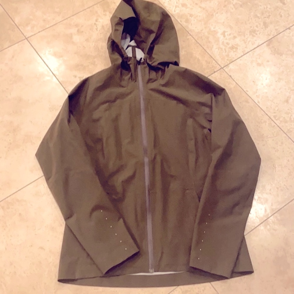 Lululemon jacket/raincoat (6)